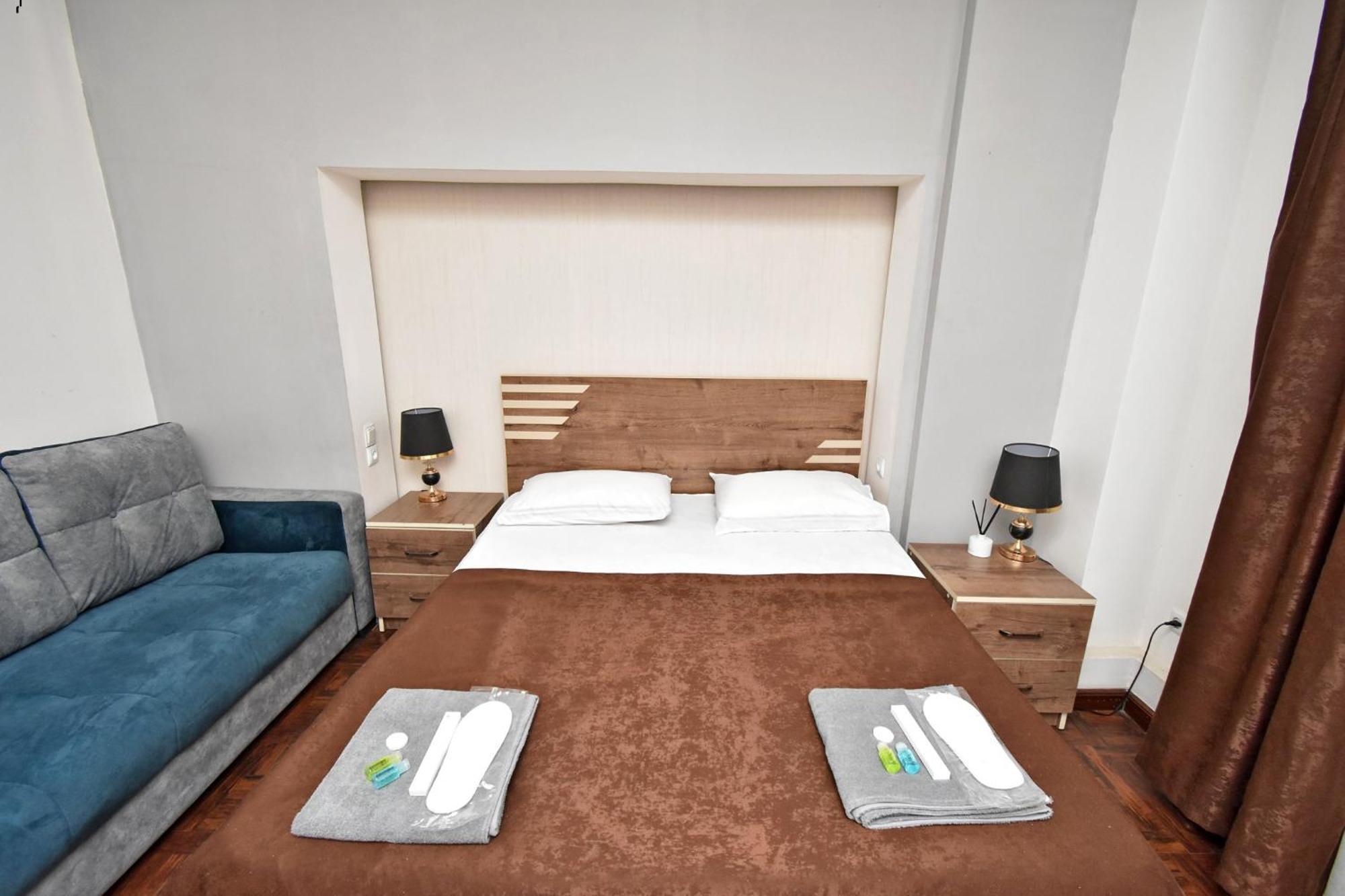 A&S Hotel 예레반 외부 사진